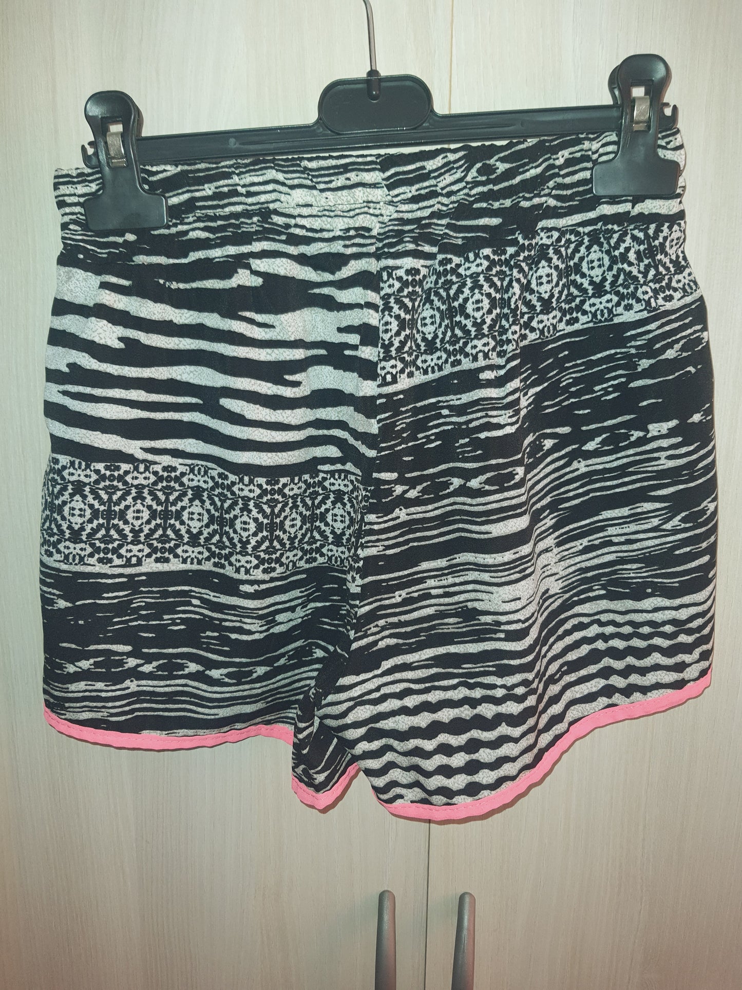 Short bicolore noir-gris, taille S